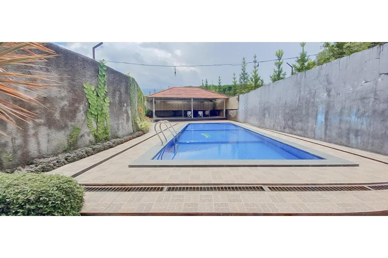 HOTEL SRI INDRAWATI RedPartner Bogor Eksteriør bilde